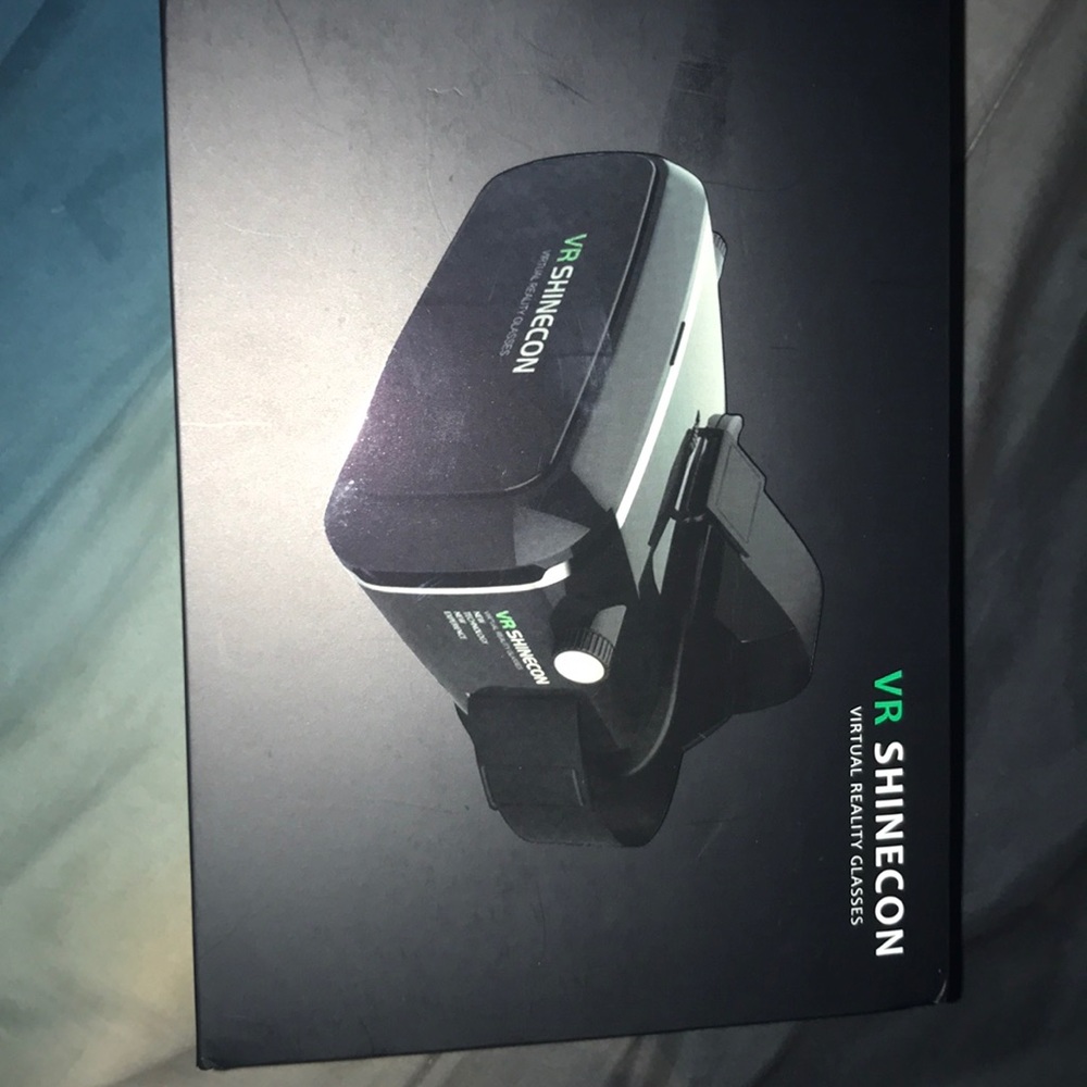 VR SHINECON virtual reality glasses.